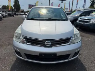 2011 Nissan Versa 1.8 SL