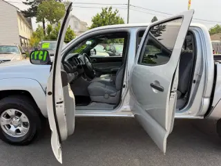 2006 Toyota Tacoma PreRunner V6