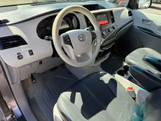 2012 Toyota Sienna LE 7-Passenger Auto Access Seat