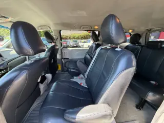 2012 Toyota Sienna LE 7-Passenger Auto Access Seat