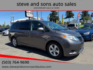 2012 Toyota Sienna LE 7-Passenger Auto Access Seat