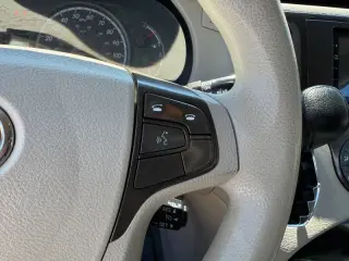 2012 Toyota Sienna LE 7-Passenger Auto Access Seat