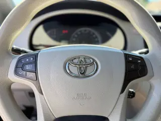 2012 Toyota Sienna LE 7-Passenger Auto Access Seat