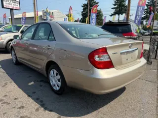 2004 Toyota Camry LE