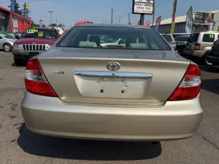 2004 Toyota Camry LE