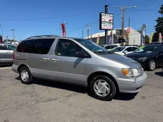 2001 Toyota Sienna LE