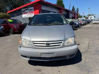 2001 Toyota Sienna LE