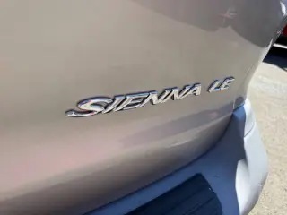 2001 Toyota Sienna LE