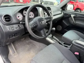 2004 Toyota RAV4