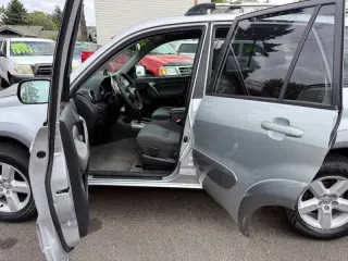 2004 Toyota RAV4