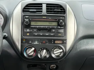 2004 Toyota RAV4