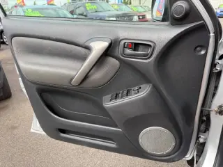2004 Toyota RAV4