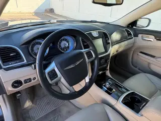 2012 Chrysler 300 Limited