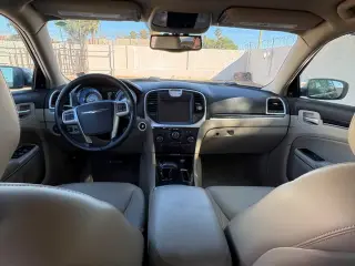 2012 Chrysler 300 Limited