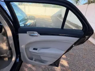 2012 Chrysler 300 Limited