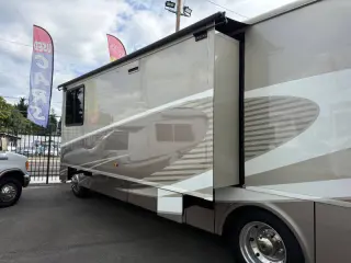 2017 Winnebago Sightseer 35G