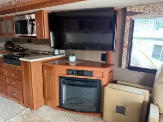 2017 Winnebago Sightseer 35G