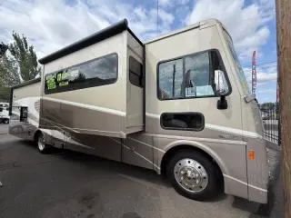 2017 Winnebago Sightseer 35G