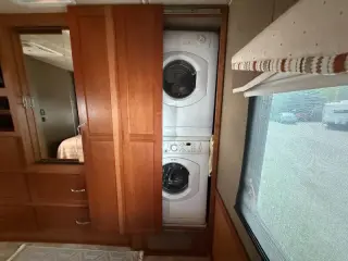 2017 Winnebago Sightseer 35G