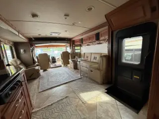 2017 Winnebago Sightseer 35G