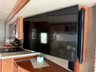 2017 Winnebago Sightseer 35G
