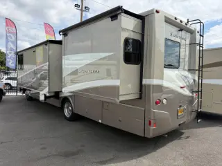 2017 Winnebago Sightseer 35G