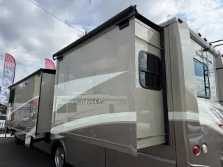 2017 Winnebago Sightseer 35G