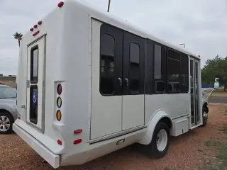 2005 Ford Econoline Commercial Cutaway