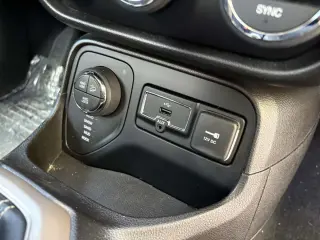 2017 Jeep Renegade Deserthawk
