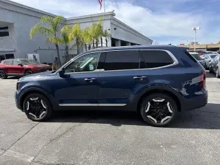 Kia Telluride 2023 AWD S 4dr SUV