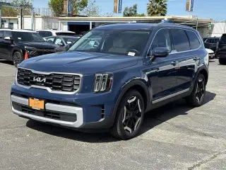 Kia Telluride 2023 AWD S 4dr SUV