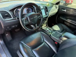 2015 Chrysler 300 Limited