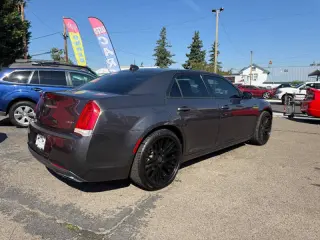 2015 Chrysler 300 Limited