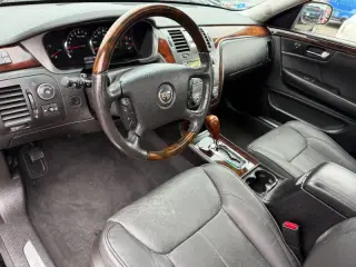 2009 Cadillac DTS Luxury 6-Passenger