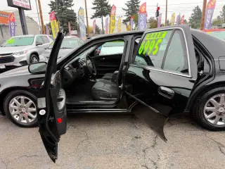 2009 Cadillac DTS Luxury 6-Passenger