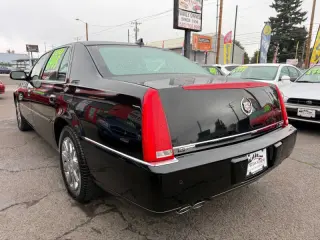 2009 Cadillac DTS Luxury 6-Passenger