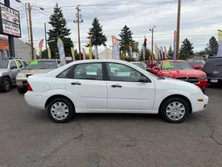 2005 Ford Focus ZX4 S