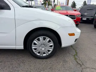 2005 Ford Focus ZX4 S