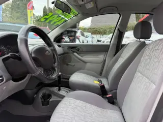 2005 Ford Focus ZX4 S