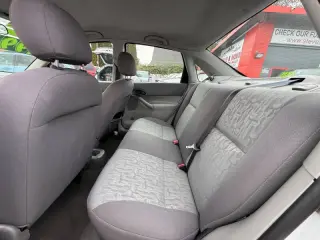 2005 Ford Focus ZX4 S