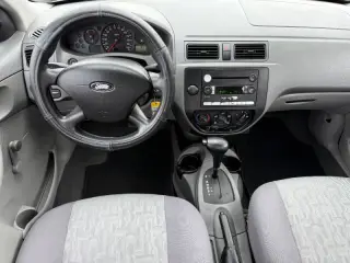 2005 Ford Focus ZX4 S