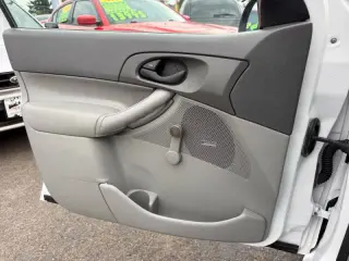 2005 Ford Focus ZX4 S