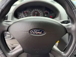 2005 Ford Focus ZX4 S