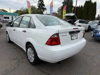 2005 Ford Focus ZX4 S