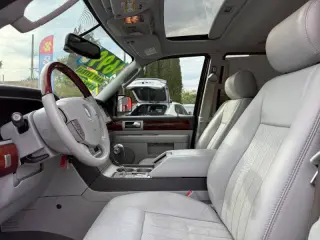 2005 Lincoln Navigator Luxury