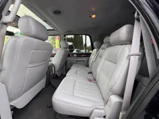 2005 Lincoln Navigator Luxury