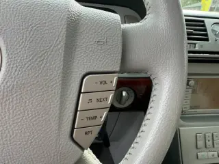 2005 Lincoln Navigator Luxury
