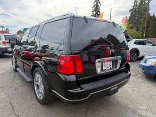 2005 Lincoln Navigator Luxury
