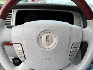 2004 Lincoln Navigator Luxury