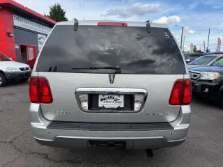 2004 Lincoln Navigator Luxury